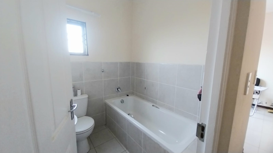 3 Bedroom Property for Sale in Graceland Eastern Cape